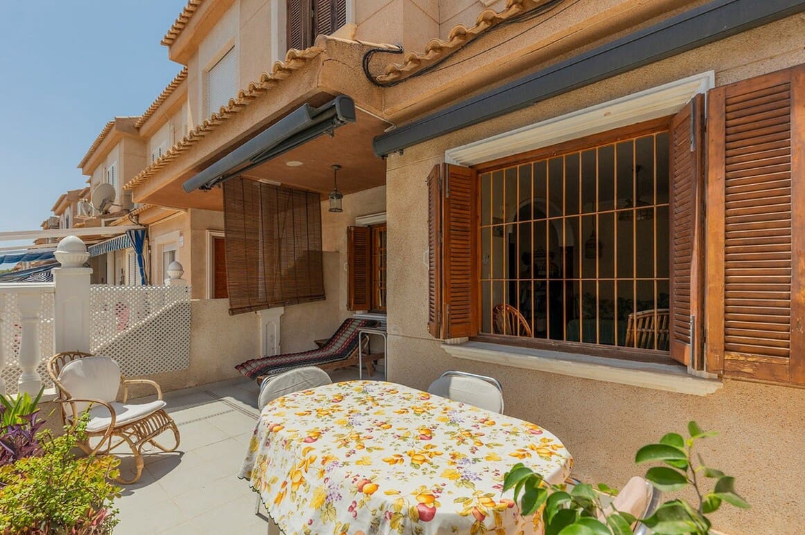 3 bedroom Townhouse for sale in La Mata with garage - € 249,500 (Ref: 10172541)