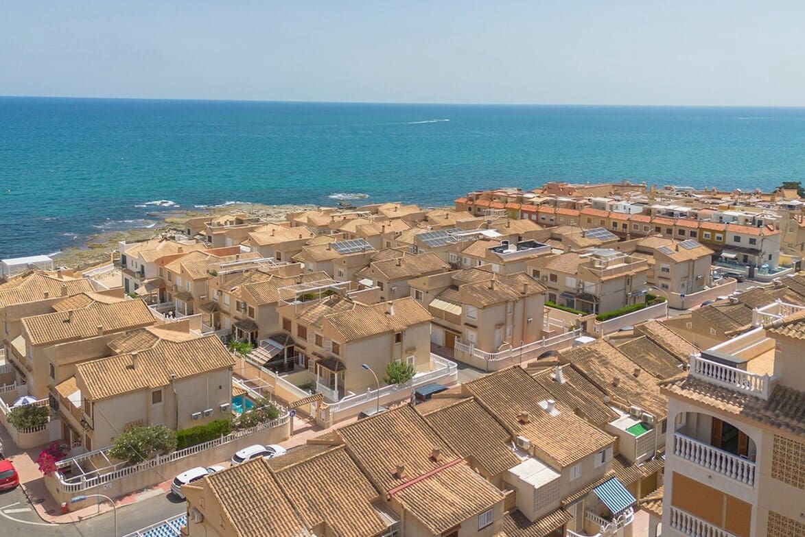 3 bedroom Townhouse for sale in La Mata with garage - € 249,500 (Ref: 10172541)