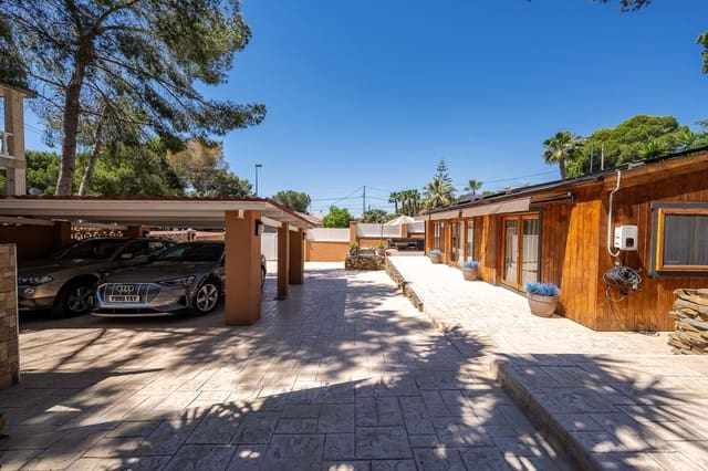 4 soverom Villa til salgs i Pinar de Campoverde, Pilar de la Horadada med svømmebasseng garasje - € 395 000 (Ref: 10172549)