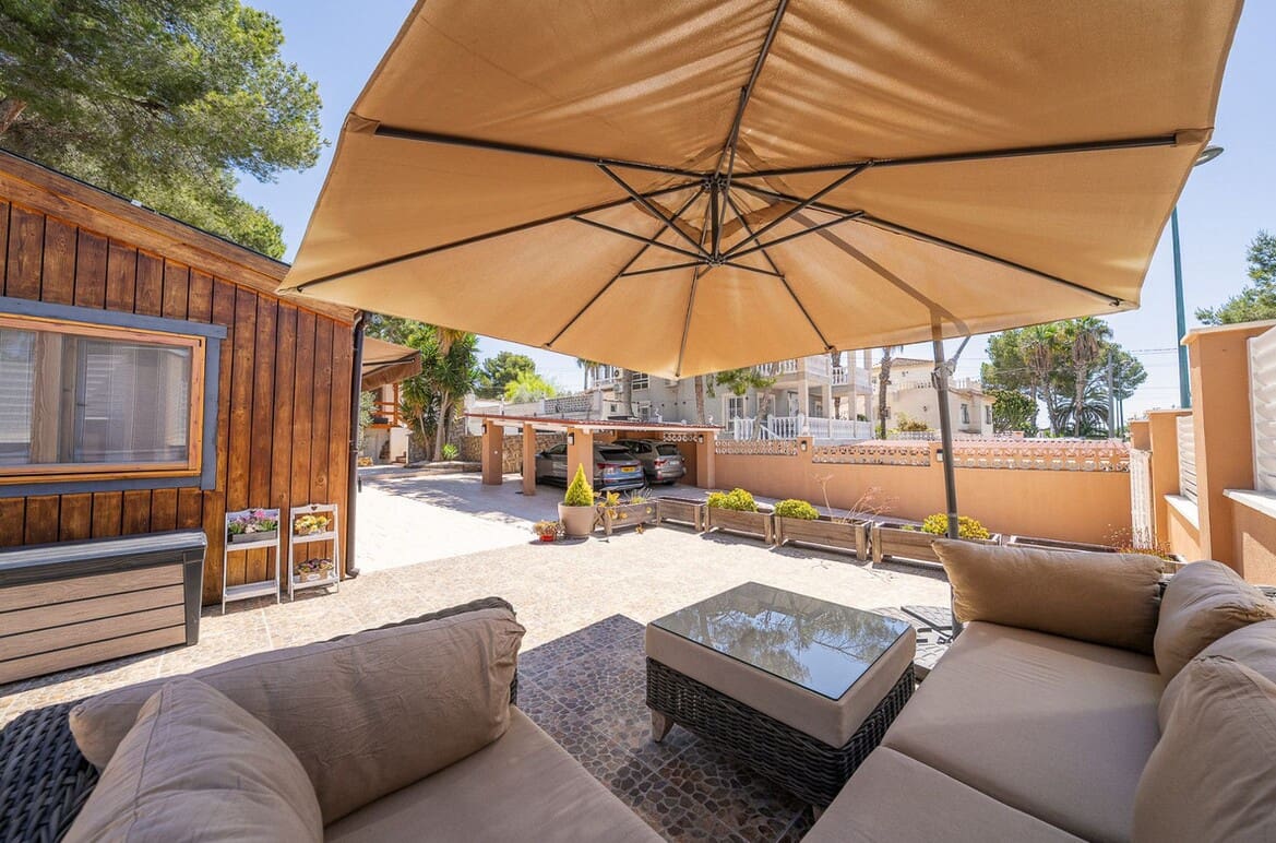 4 soverom Villa til salgs i Pilar de la Horadada med svømmebasseng garasje - € 395 000 (Ref: 10172549)