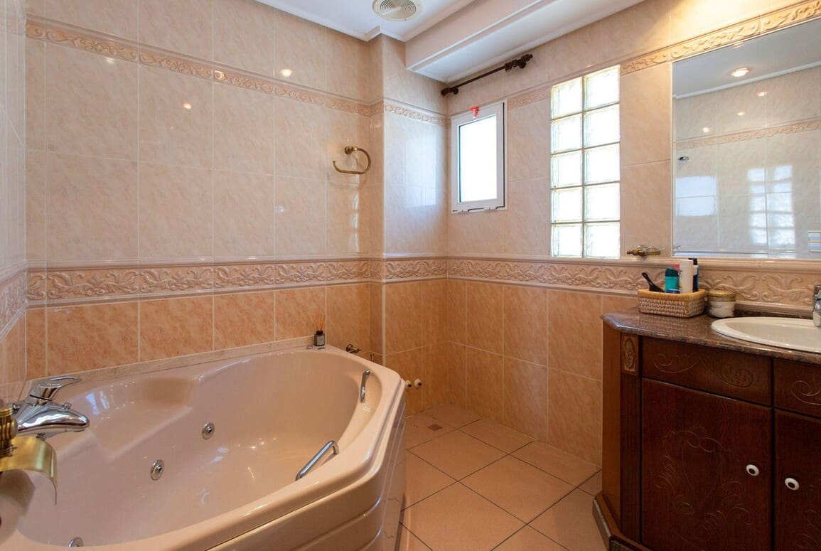 4 slaapkamer Villa te koop in Torrevieja met zwembad garage - € 525.000 (Ref: 10172550)
