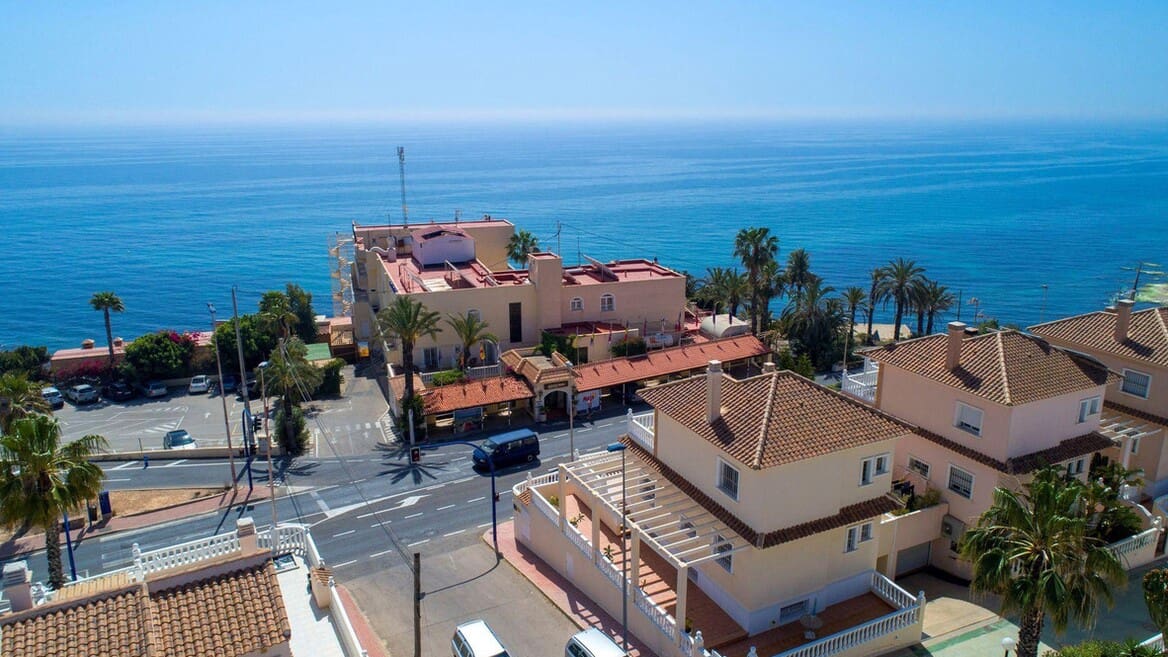 4 slaapkamer Villa te koop in Torrevieja met zwembad garage - € 525.000 (Ref: 10172550)