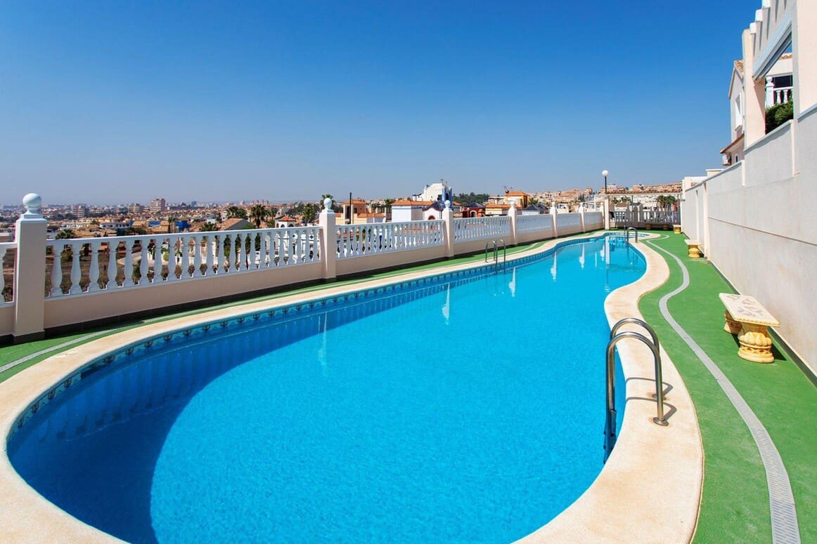 4 slaapkamer Villa te koop in Torrevieja met zwembad garage - € 525.000 (Ref: 10172550)