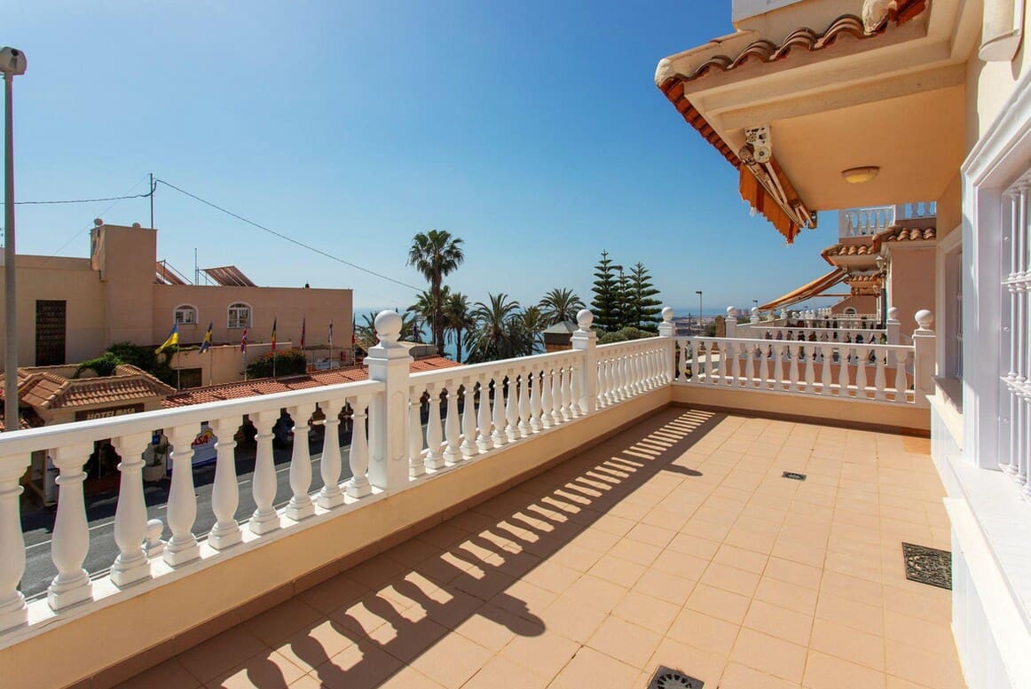 4 slaapkamer Villa te koop in Torrevieja met zwembad garage - € 525.000 (Ref: 10172550)