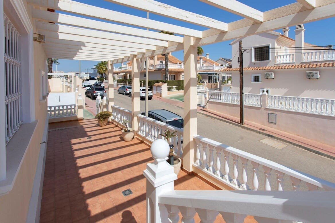4 slaapkamer Villa te koop in Torrevieja met zwembad garage - € 525.000 (Ref: 10172550)