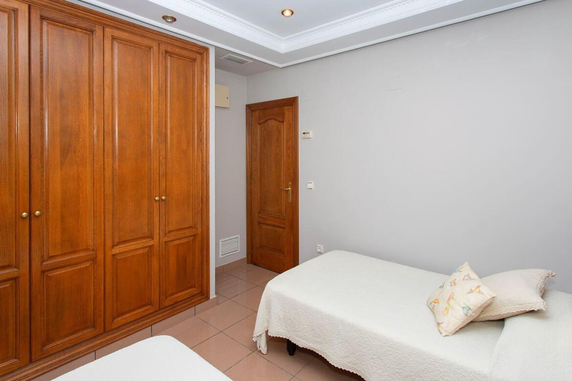 4 slaapkamer Villa te koop in Torrevieja met zwembad garage - € 525.000 (Ref: 10172550)
