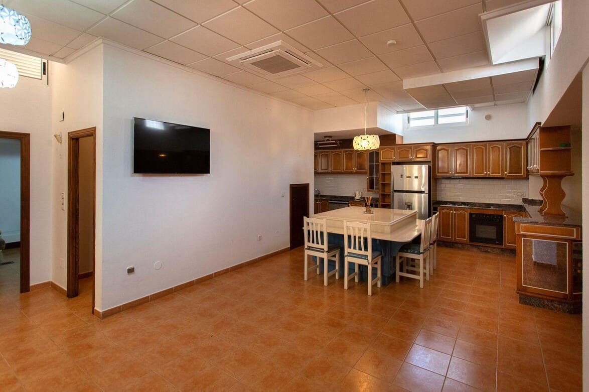 4 slaapkamer Villa te koop in Torrevieja met zwembad garage - € 525.000 (Ref: 10172550)