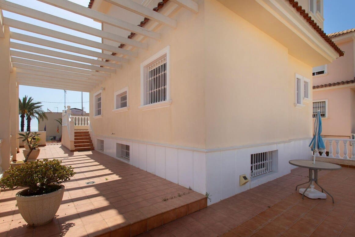 4 slaapkamer Villa te koop in Torrevieja met zwembad garage - € 525.000 (Ref: 10172550)