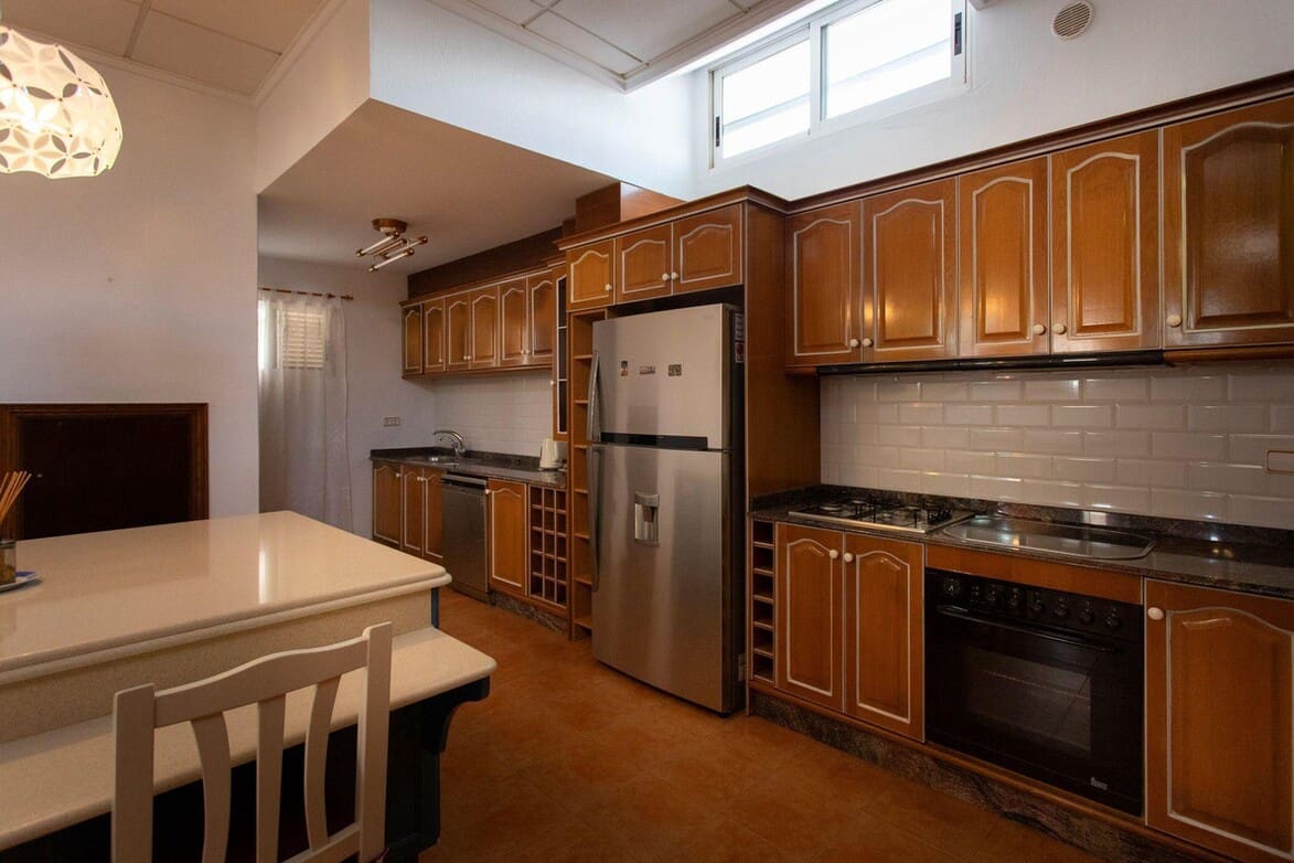 4 slaapkamer Villa te koop in Torrevieja met zwembad garage - € 525.000 (Ref: 10172550)