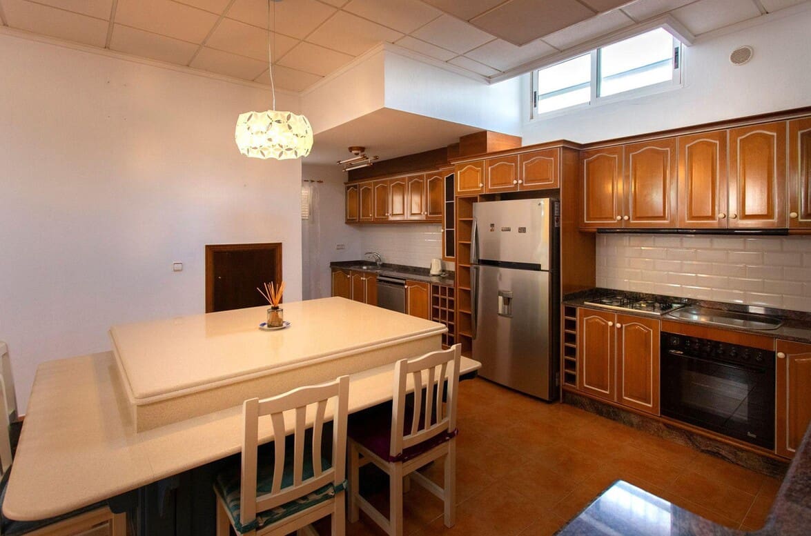 4 slaapkamer Villa te koop in Torrevieja met zwembad garage - € 525.000 (Ref: 10172550)