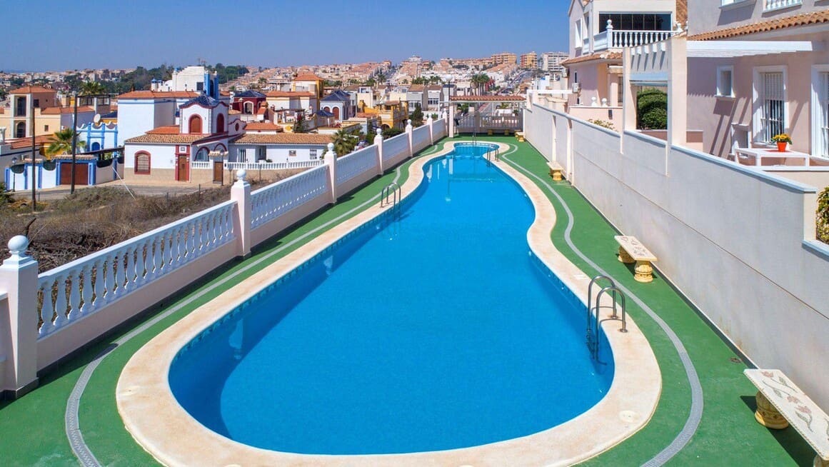 4 slaapkamer Villa te koop in Torrevieja met zwembad garage - € 525.000 (Ref: 10172550)