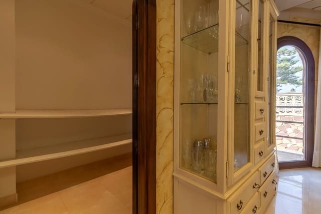 4 soverom Villa til salgs i La Zenia, Orihuela med svømmebasseng garasje - € 1 199 000 (Ref: 10172551)