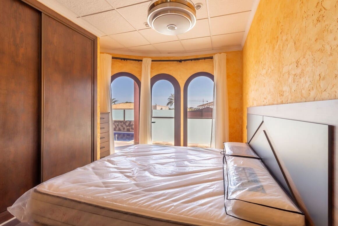 4 soverom Villa til salgs i Orihuela Costa med svømmebasseng garasje - € 1 199 000 (Ref: 10172551)