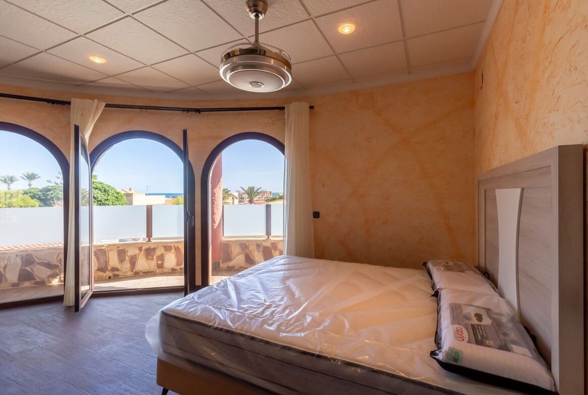 4 soverom Villa til salgs i Orihuela Costa med svømmebasseng garasje - € 1 199 000 (Ref: 10172551)