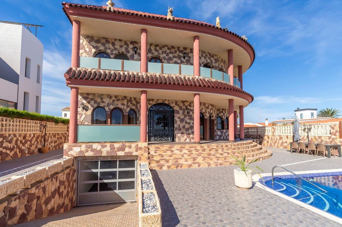 4 soverom Villa til salgs i Orihuela Costa med svømmebasseng garasje - € 1 199 000 (Ref: 10172551)