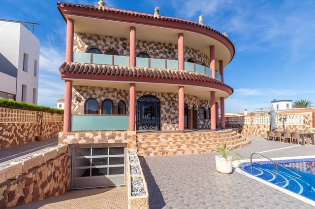 4 soverom Villa til salgs i La Zenia, Orihuela med svømmebasseng garasje - € 1 199 000 (Ref: 10172551)