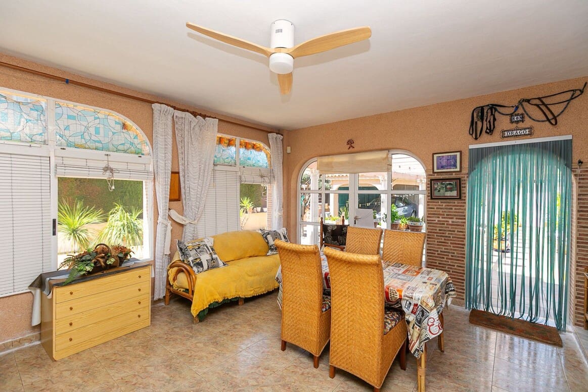 4 sovrum Villa till salu i Orihuela Costa med pool - 560 000 € (Ref: 10172553)