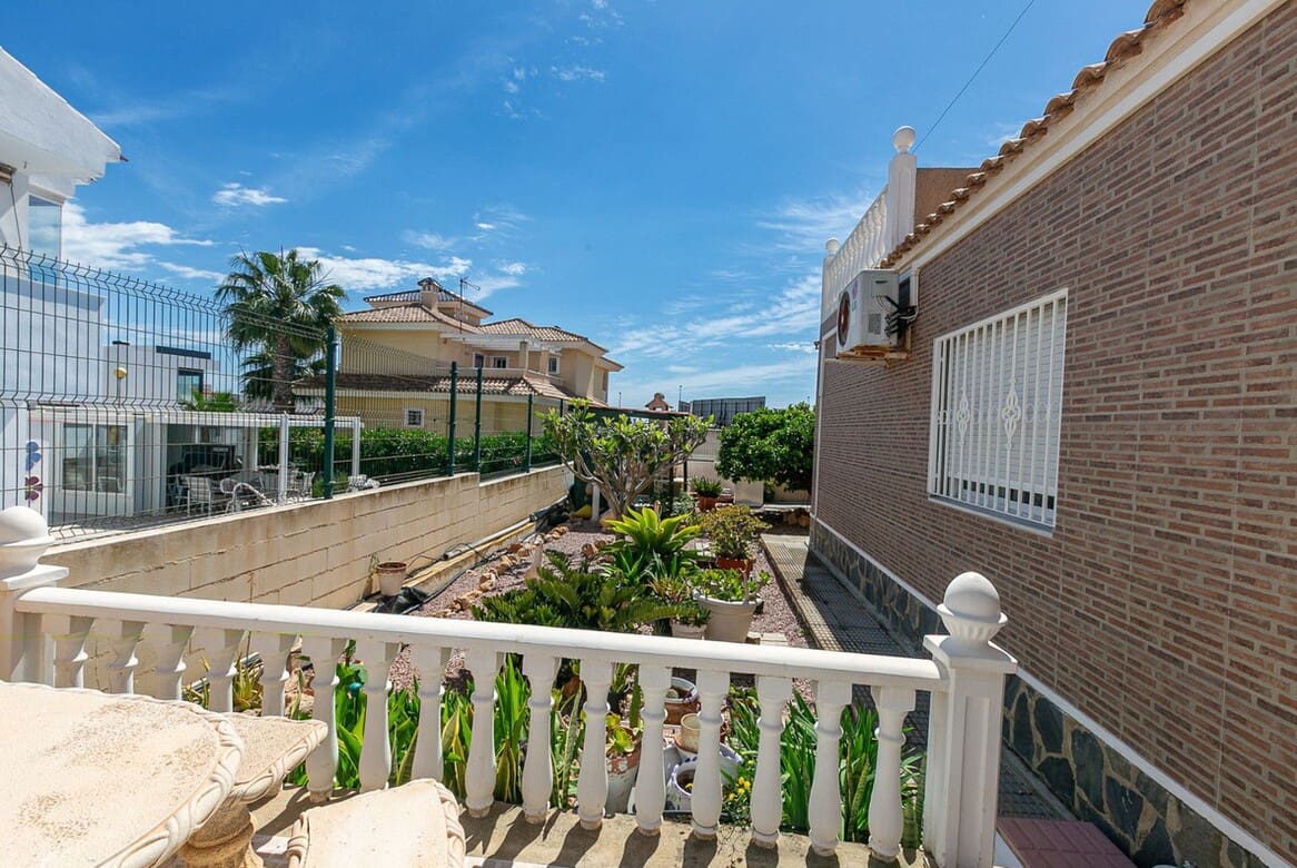 4 sovrum Villa till salu i Orihuela Costa med pool - 560 000 € (Ref: 10172553)