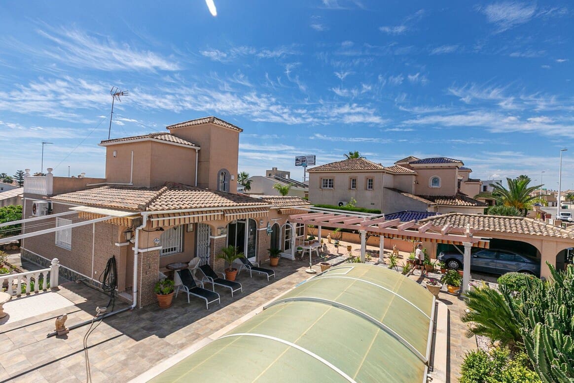 4 sovrum Villa till salu i Orihuela Costa med pool - 560 000 € (Ref: 10172553)