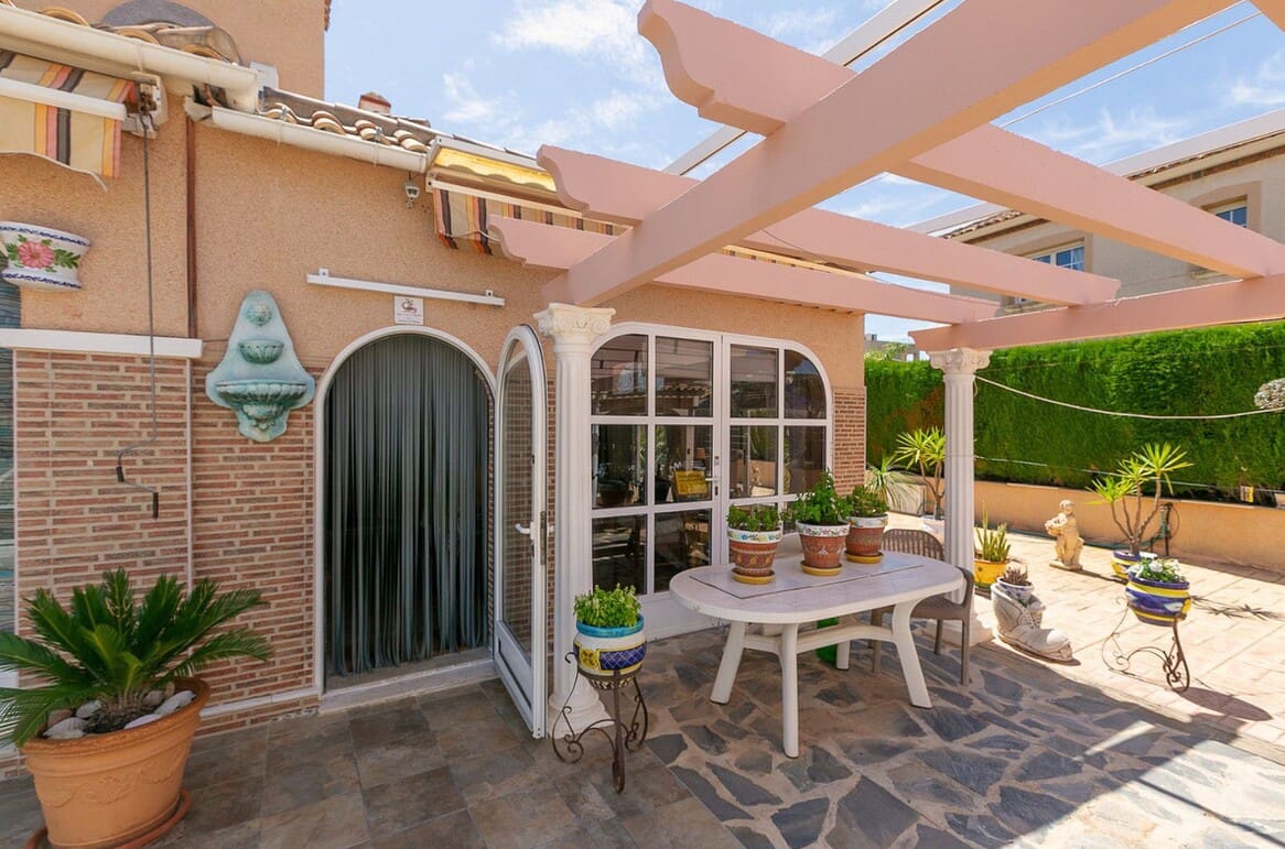 4 sovrum Villa till salu i Orihuela Costa med pool - 560 000 € (Ref: 10172553)
