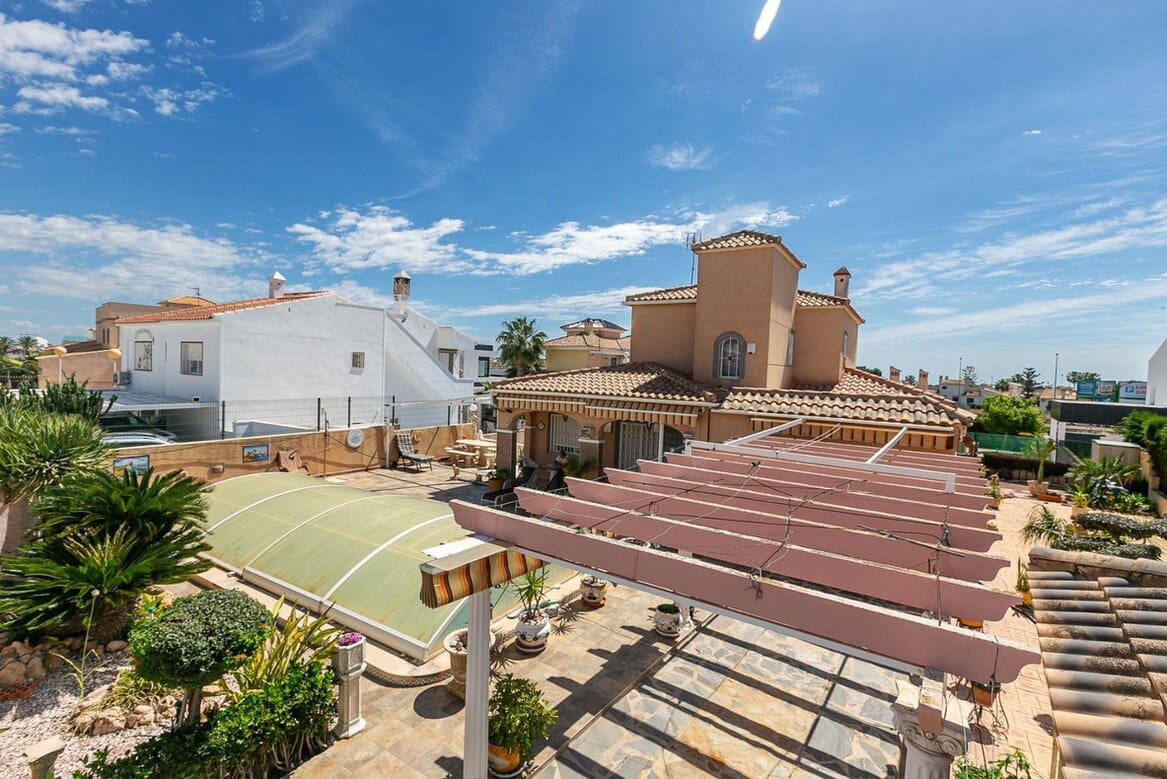 4 sovrum Villa till salu i Orihuela Costa med pool - 560 000 € (Ref: 10172553)