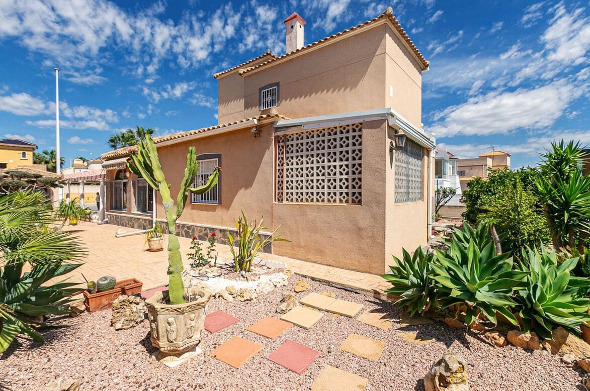 4 sovrum Villa till salu i Orihuela Costa med pool - 560 000 € (Ref: 10172553)