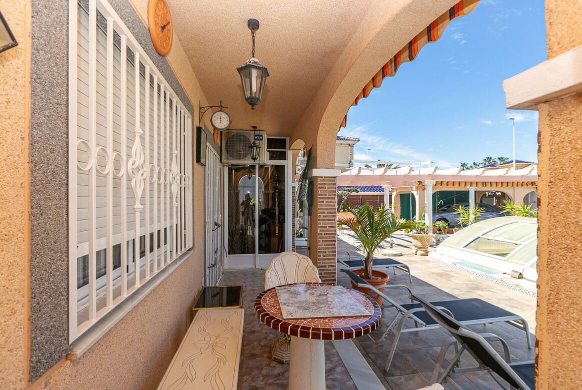 4 sovrum Villa till salu i Orihuela Costa med pool - 560 000 € (Ref: 10172553)