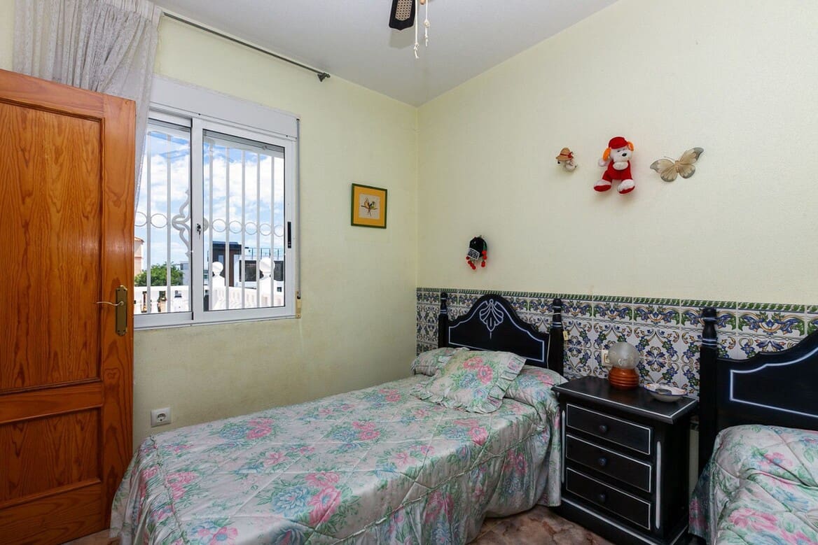 4 sovrum Villa till salu i Orihuela Costa med pool - 560 000 € (Ref: 10172553)