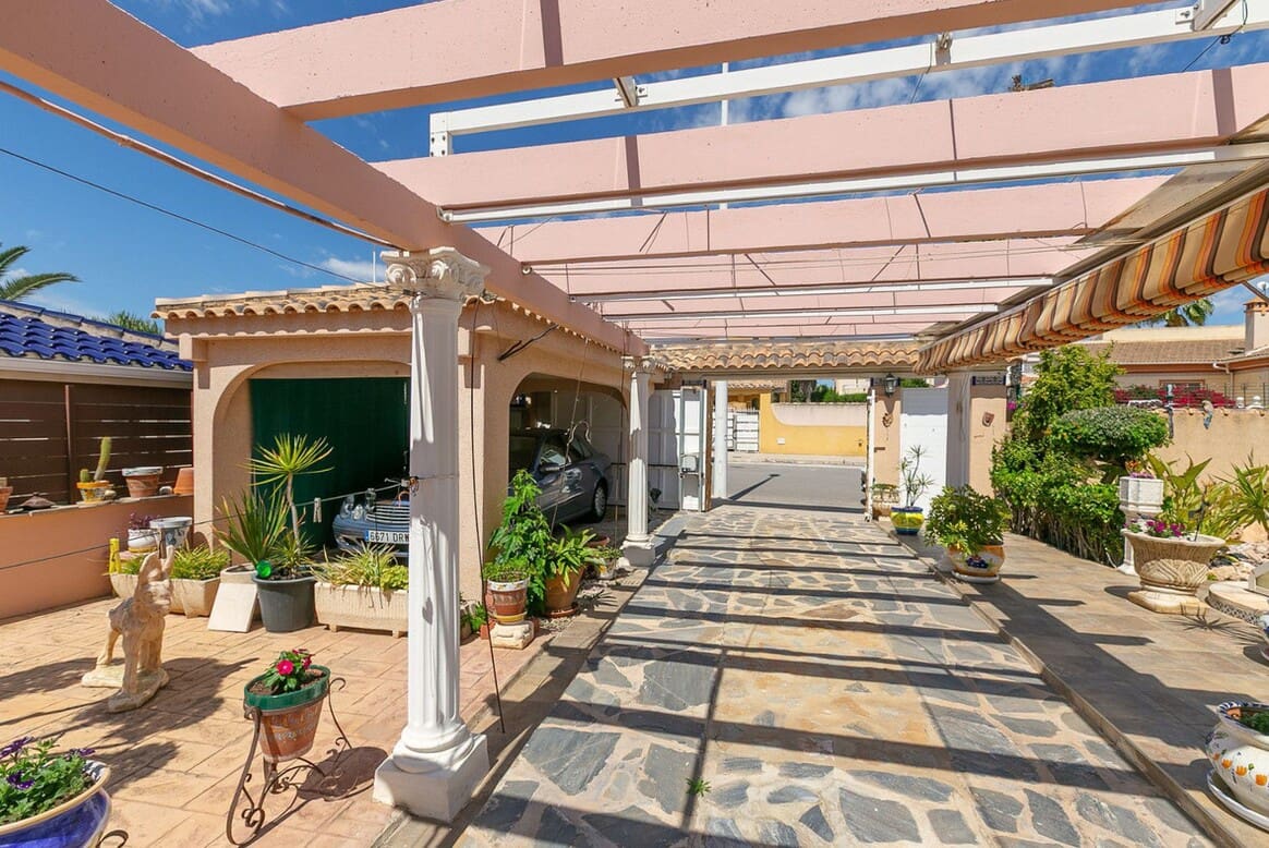 4 sovrum Villa till salu i Orihuela Costa med pool - 560 000 € (Ref: 10172553)