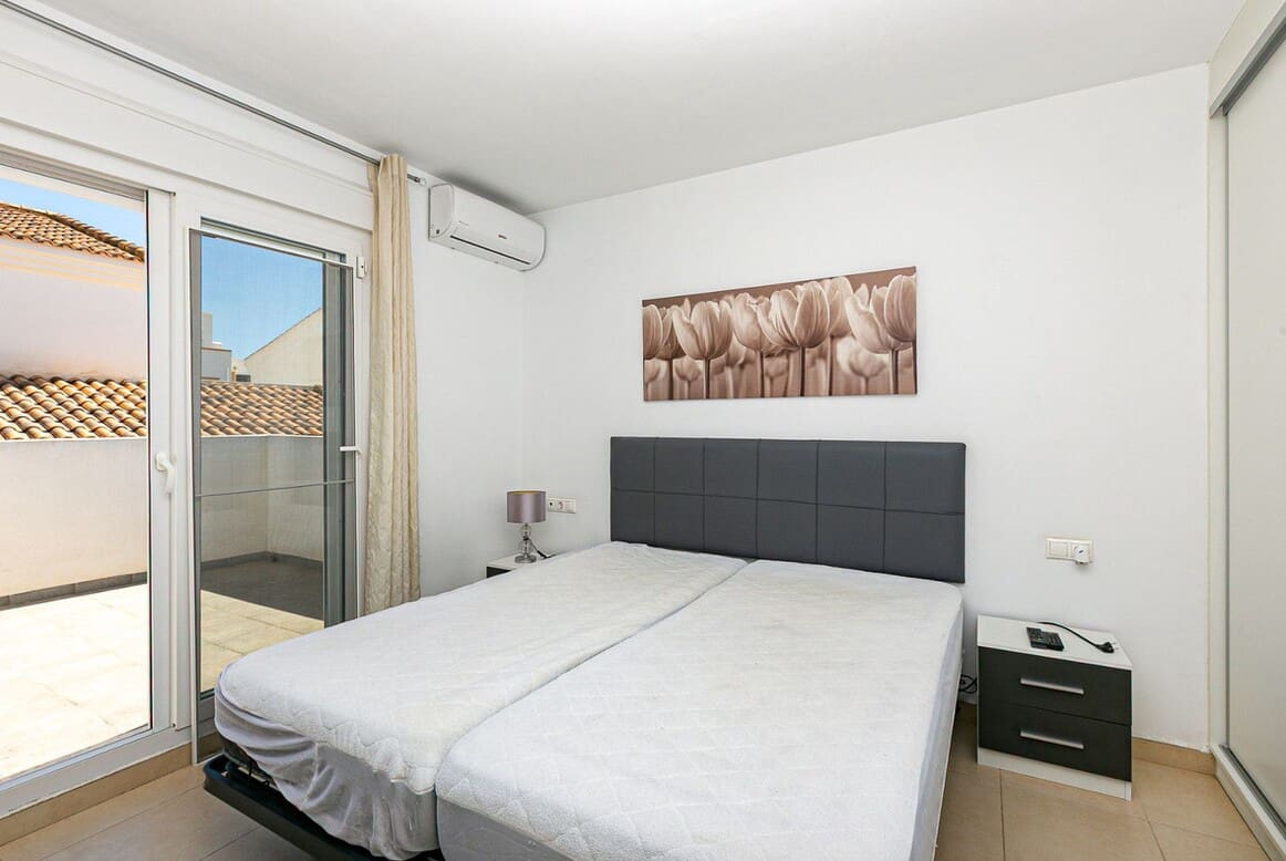 4 soveværelse Villa til salg i San Fulgencio med swimmingpool - € 376.900 (Ref: 10172554)