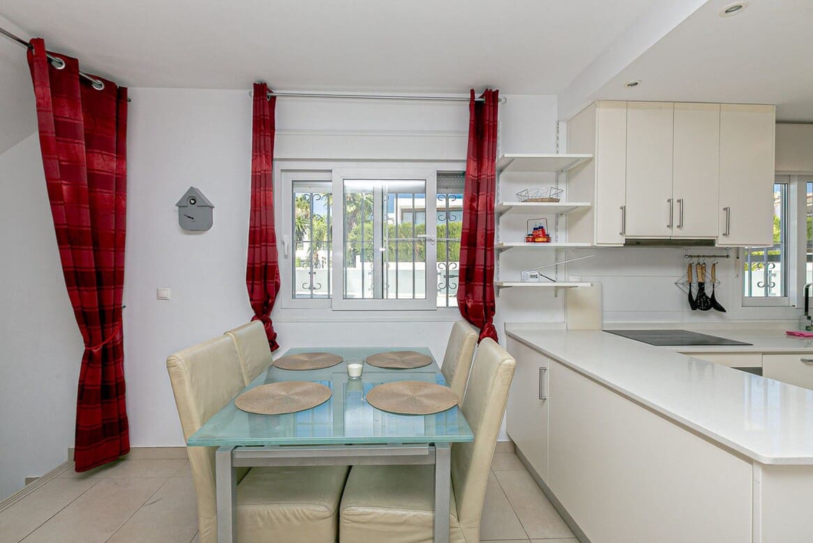 4 soveværelse Villa til salg i San Fulgencio med swimmingpool - € 376.900 (Ref: 10172554)