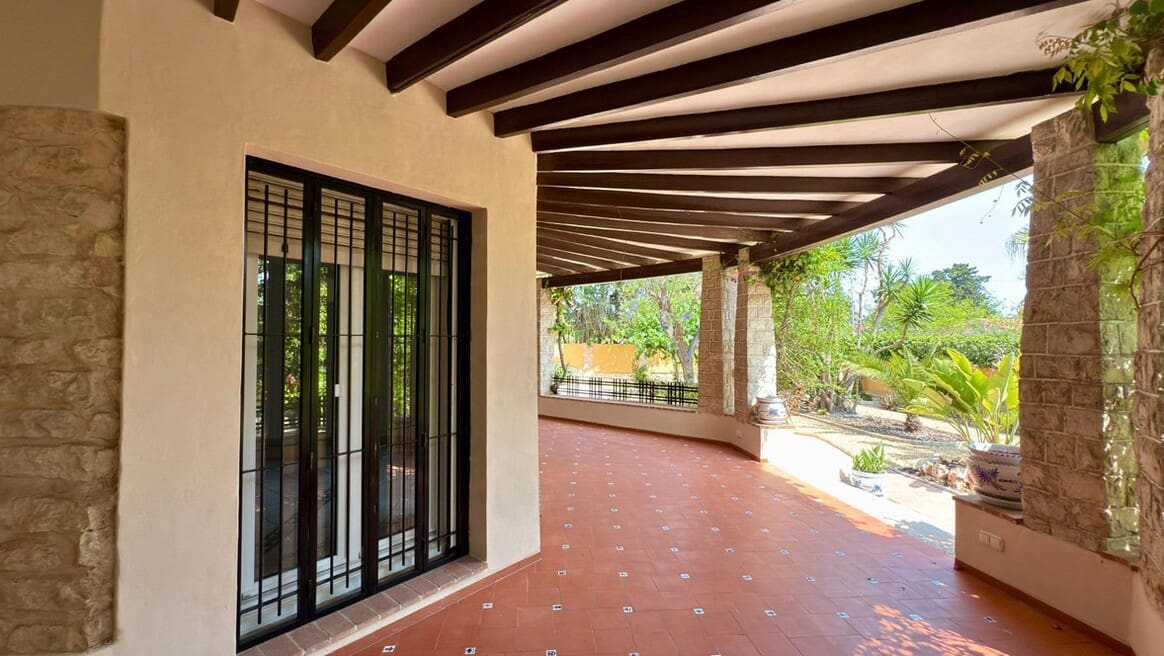 6 slaapkamer Villa te koop in Alicante stad met zwembad garage - € 1.300.000 (Ref: 10172556)