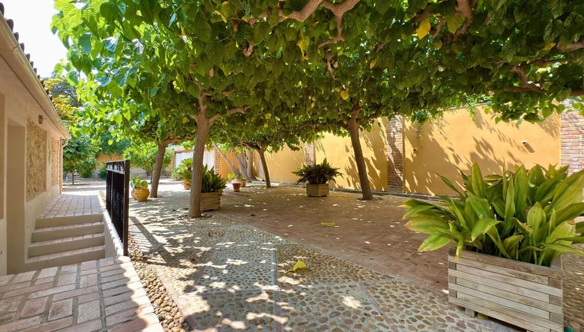 6 slaapkamer Villa te koop in Alicante stad met zwembad garage - € 1.300.000 (Ref: 10172556)