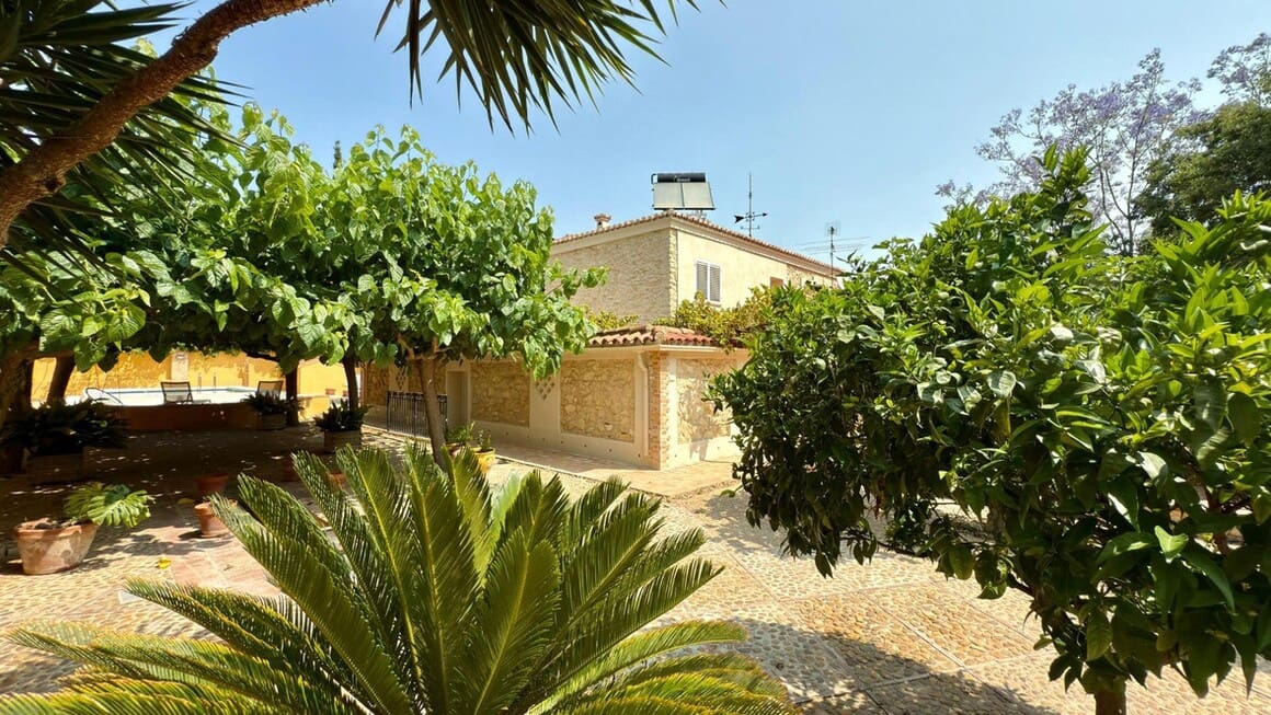 6 slaapkamer Villa te koop in Alicante stad met zwembad garage - € 1.300.000 (Ref: 10172556)