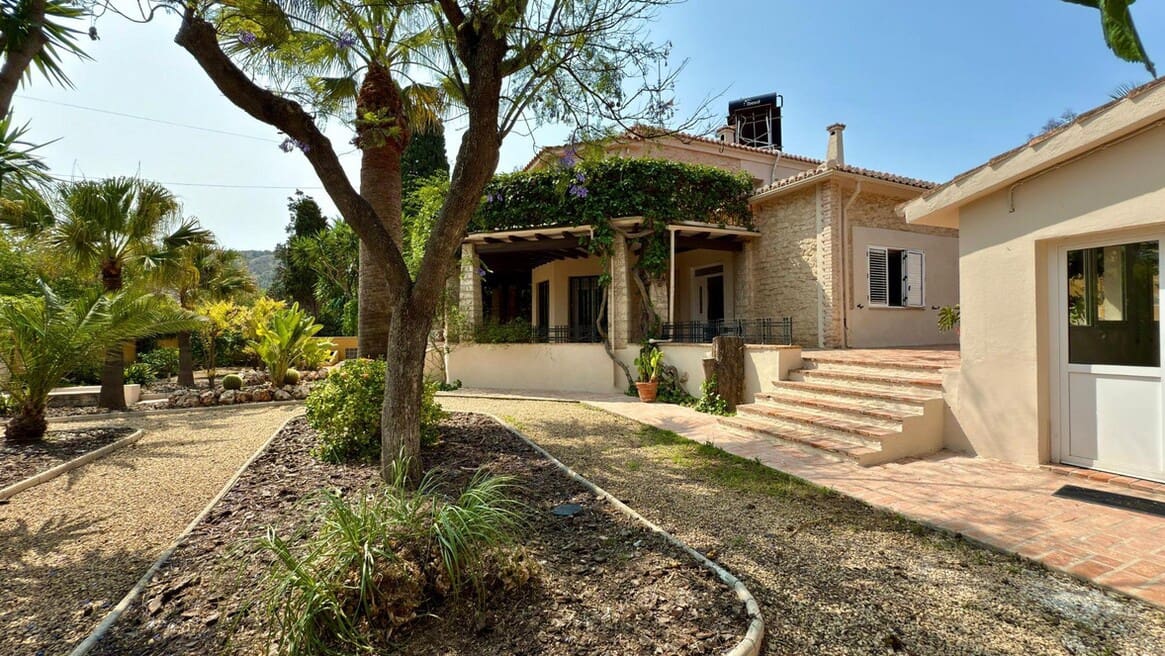 6 slaapkamer Villa te koop in Alicante stad met zwembad garage - € 1.300.000 (Ref: 10172556)