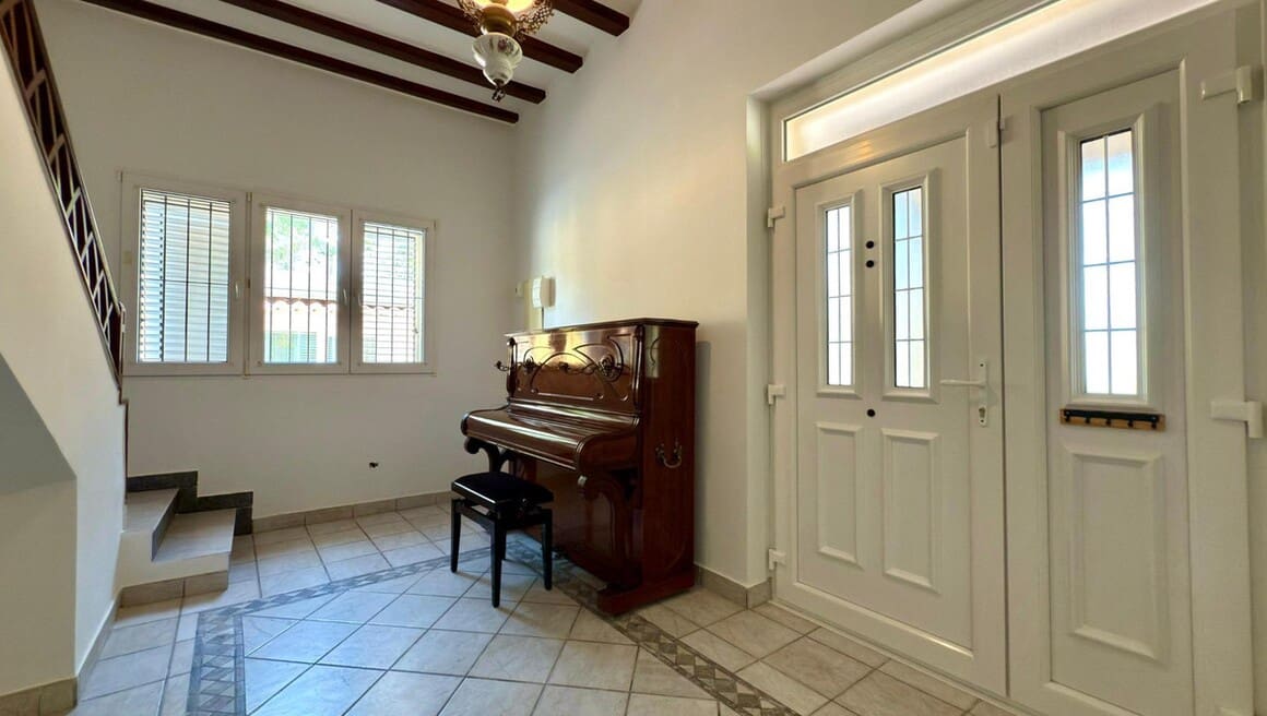 6 slaapkamer Villa te koop in Alicante stad met zwembad garage - € 1.300.000 (Ref: 10172556)