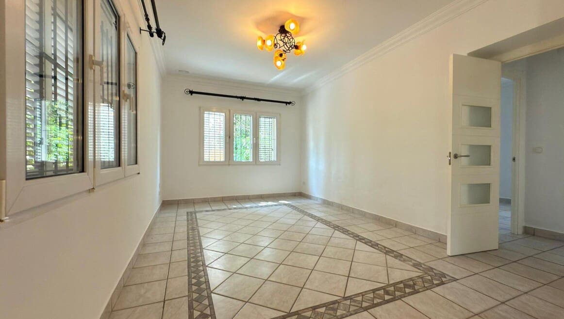 6 slaapkamer Villa te koop in Alicante stad met zwembad garage - € 1.300.000 (Ref: 10172556)