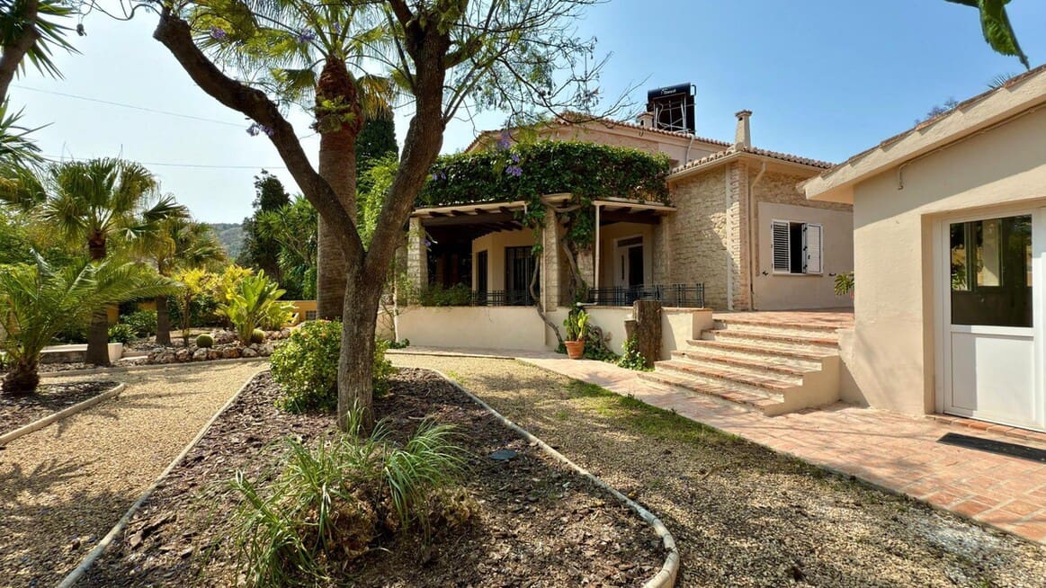 6 slaapkamer Villa te koop in Alicante stad met zwembad garage - € 1.300.000 (Ref: 10172556)