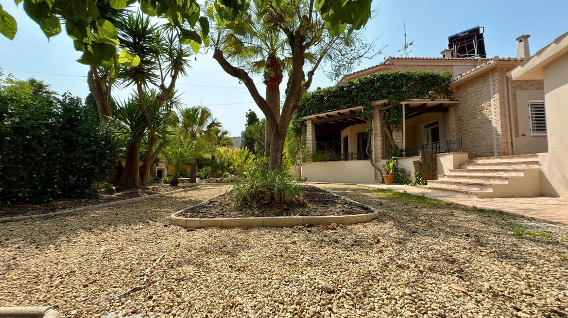 6 slaapkamer Villa te koop in Alicante stad met zwembad garage - € 1.300.000 (Ref: 10172556)
