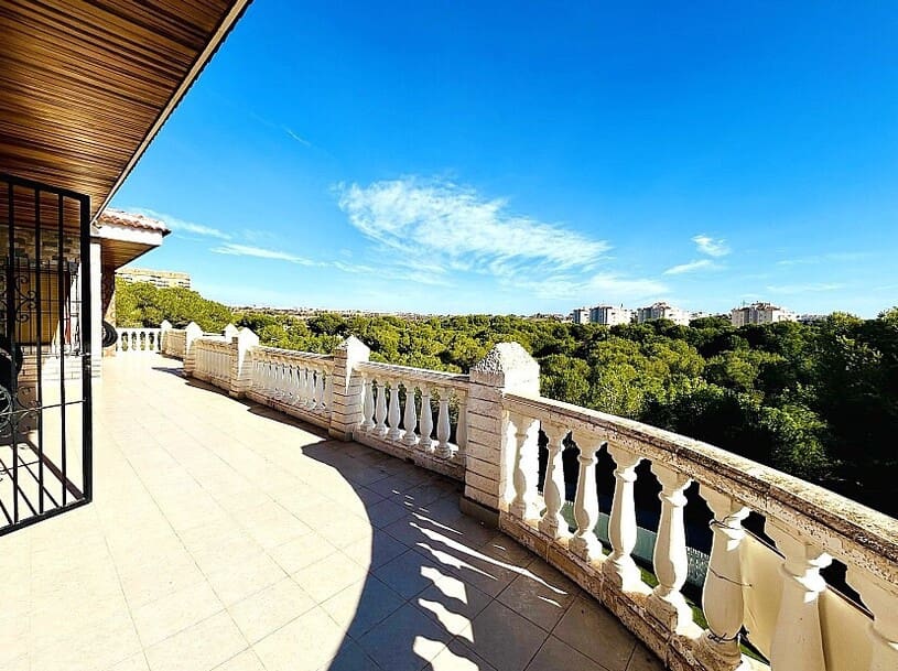 10 soveværelse Villa til salg i Campoamor med swimmingpool garage - € 1.100.000 (Ref: 10172557)