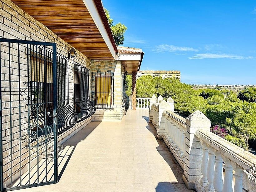 10 soveværelse Villa til salg i Campoamor med swimmingpool garage - € 1.100.000 (Ref: 10172557)