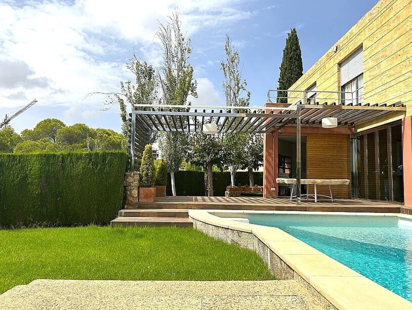 4 soverom Villa til salgs i Campoamor med svømmebasseng garasje - € 1 500 000 (Ref: 10172559)