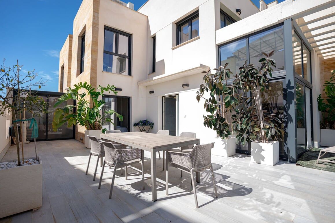 3 Zimmer Villa zu verkaufen in Orihuela Costa mit Pool Garage - 550.000 € (Ref: 10172561)
