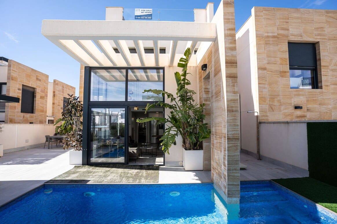 3 Zimmer Villa zu verkaufen in Orihuela Costa mit Pool Garage - 550.000 € (Ref: 10172561)
