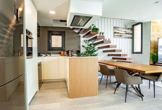 3 makuuhuone Huvila myytävänä paikassa Lomas de Cabo Roig - Los Dolses, Orihuela mukana uima-altaan 
autotalli - 550 000 € (Ref: 10172561)