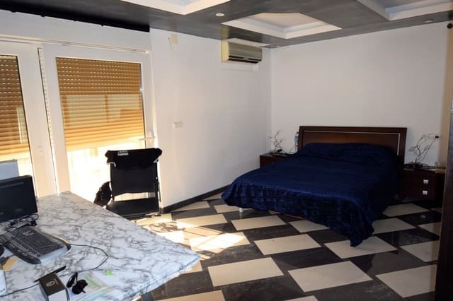 6 camera da letto Villa in vendita in Zona Pueblo, Guardamar del Segura con piscina garage - 900.000 € (Rif: 10172562)
