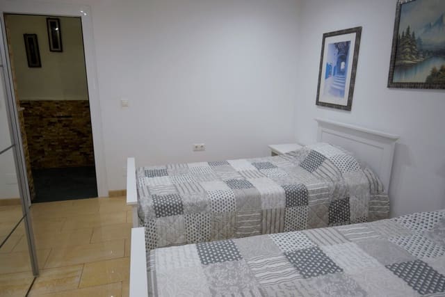 6 camera da letto Villa in vendita in Zona Pueblo, Guardamar del Segura con piscina garage - 900.000 € (Rif: 10172562)