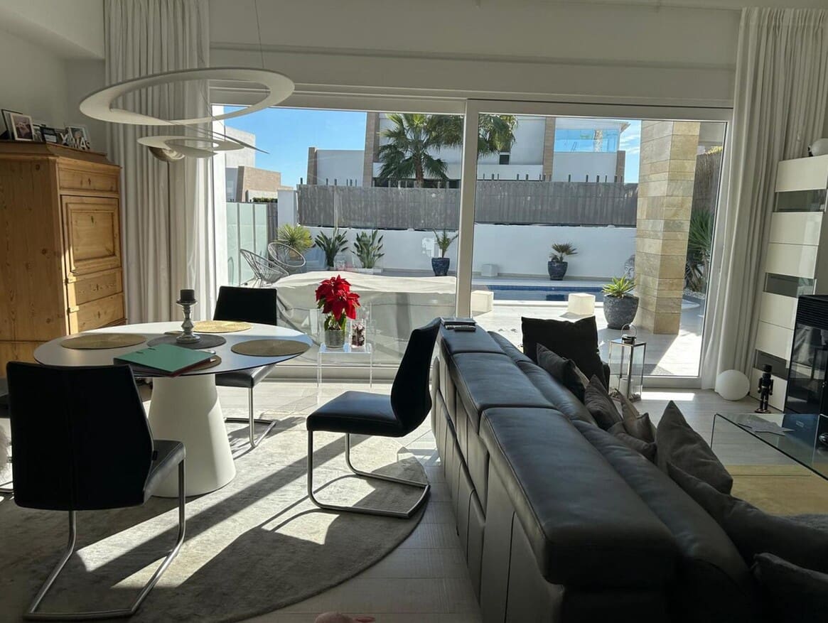 Chalet de 3 habitaciones en Algorfa en venta con piscina - 595.000 € (Ref: 10172564)