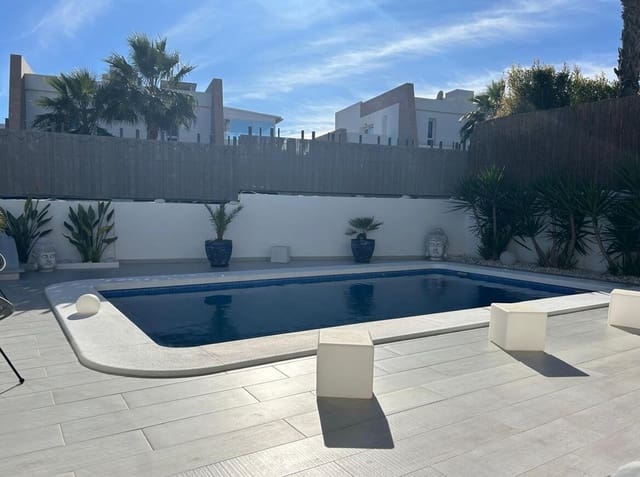 Chalet de 3 habitaciones en Algorfa en venta con piscina - 595.000 € (Ref: 10172564)