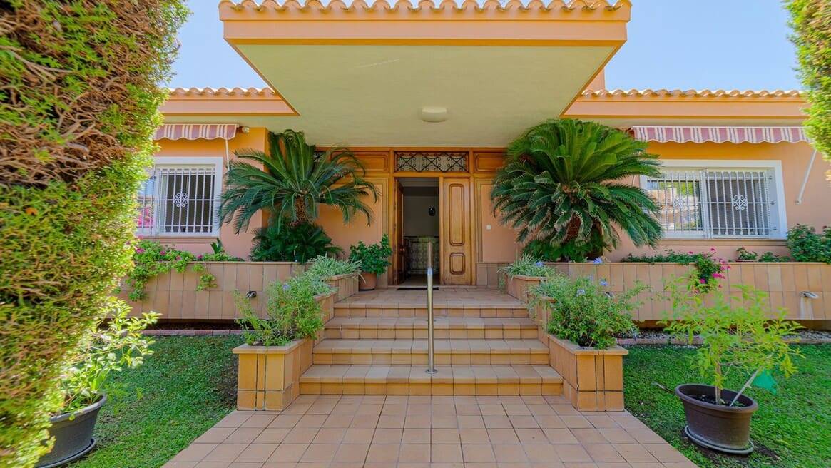 4 soveværelse Villa til salg i Campoamor med swimmingpool garage - € 1.395.000 (Ref: 10172565)